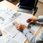 Przegląd prasy jako kluczowe narzędzie w monitoringu mediów i analizie trendów